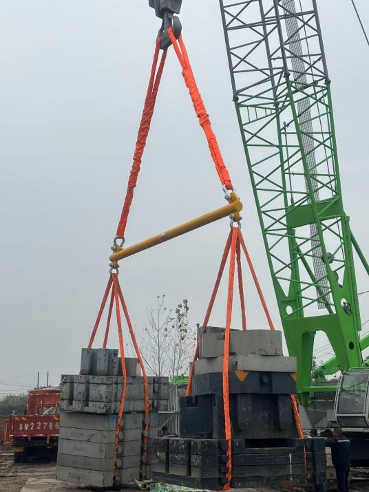 Static load test for spreader beam